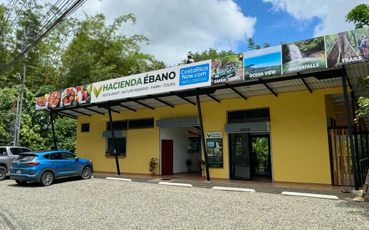 Reception and Restaurant, close to Nauyaca Waterfall